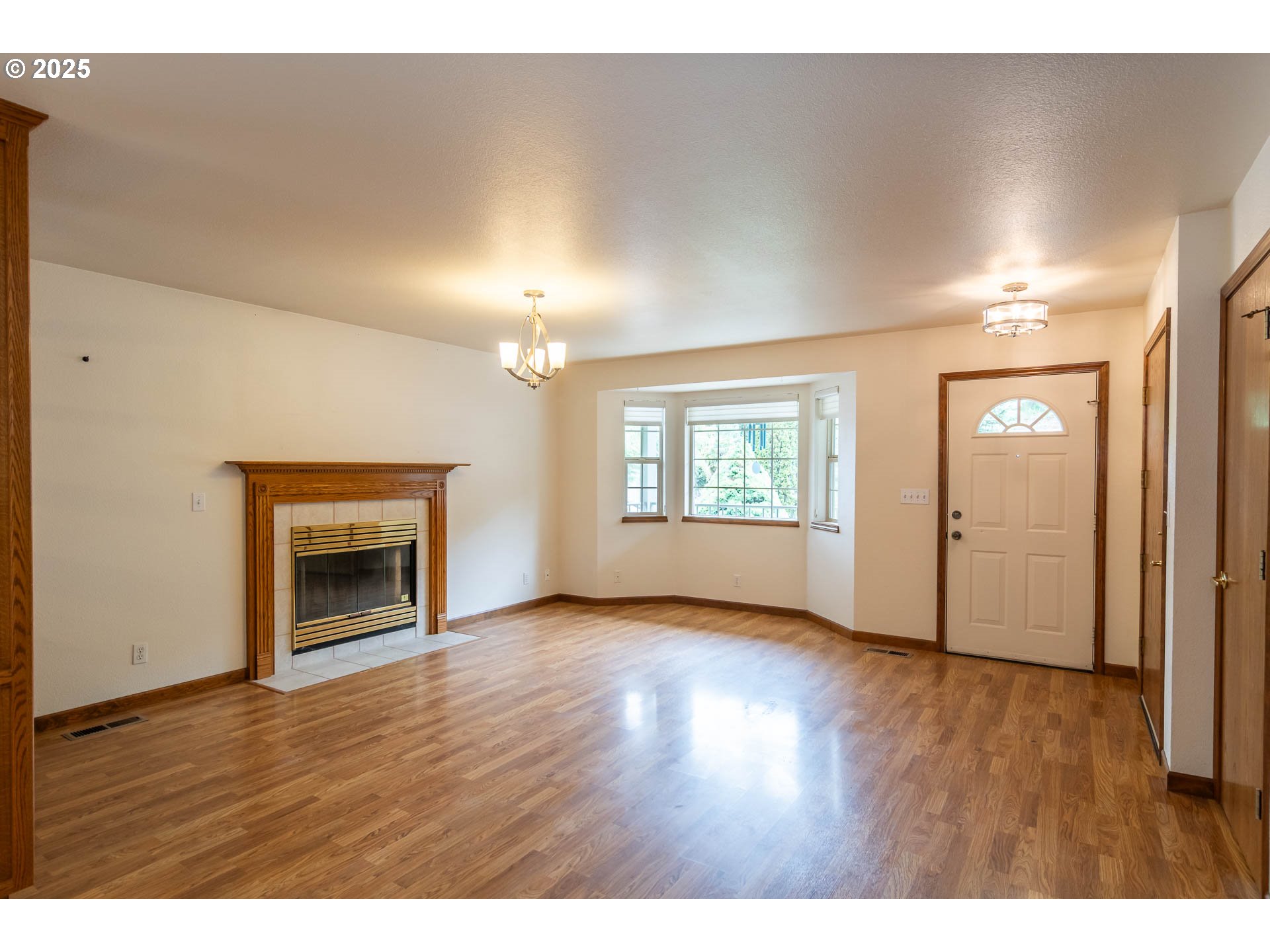128 NW WOODROSE CT