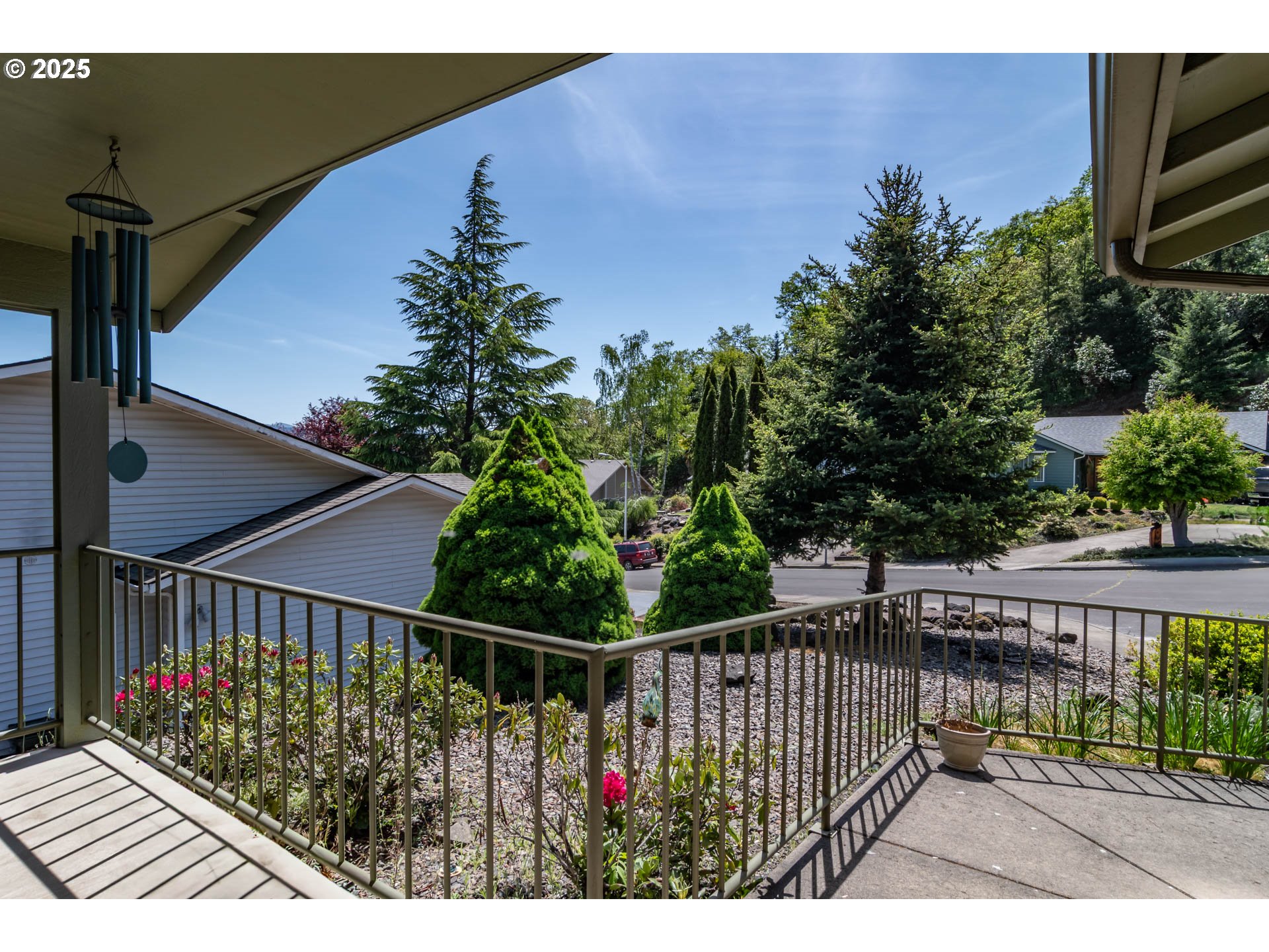 128 NW WOODROSE CT