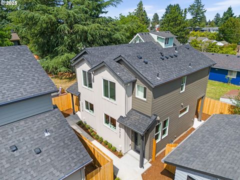 6902 SE 77th AVE C Portland OR 97206