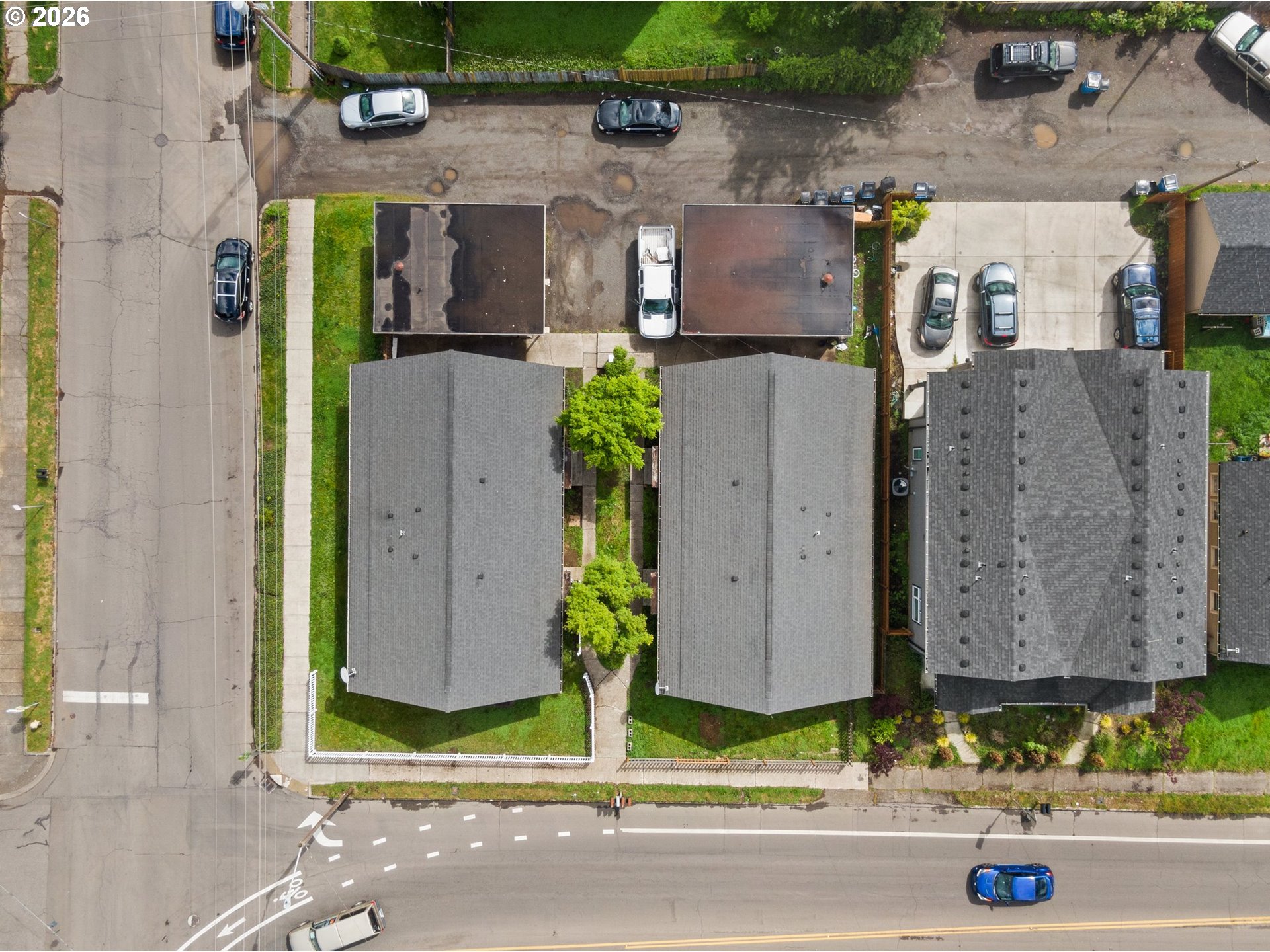 3219/3221 GRAND BLVD