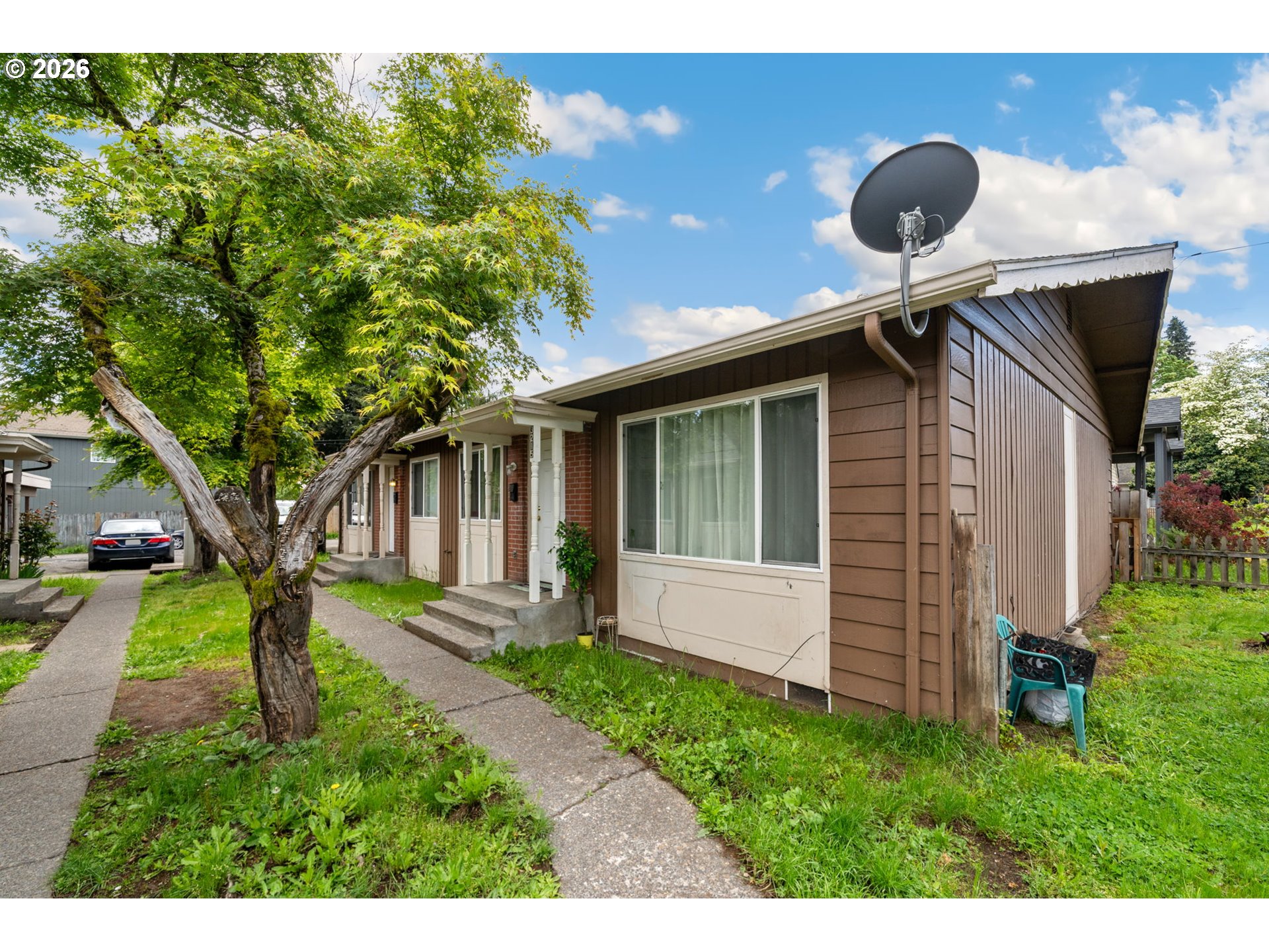 3219/3221 GRAND BLVD