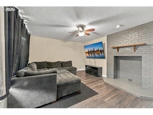 230 MAYFAIR DR