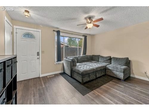 230 MAYFAIR DR