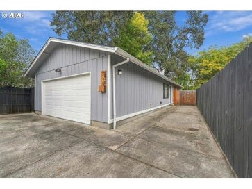 230 MAYFAIR DR St Helens OR 97051