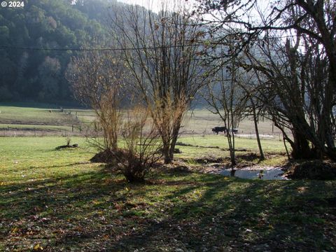 A home in Roseburg