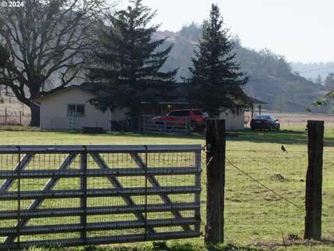 A home in Roseburg