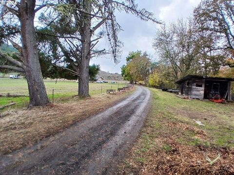 A home in Roseburg