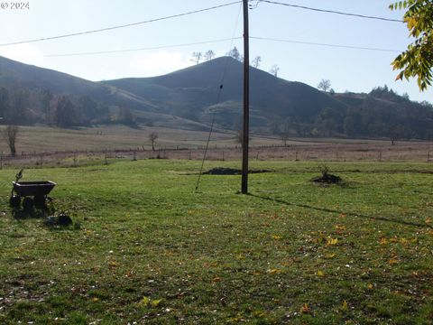 A home in Roseburg