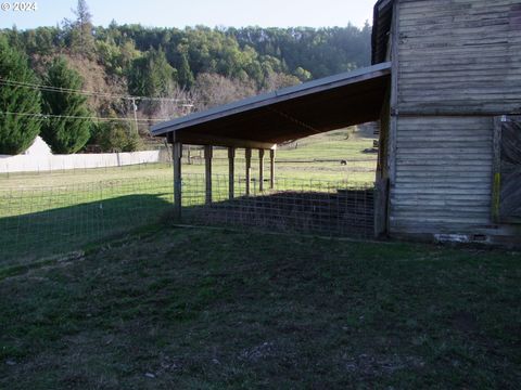 A home in Roseburg