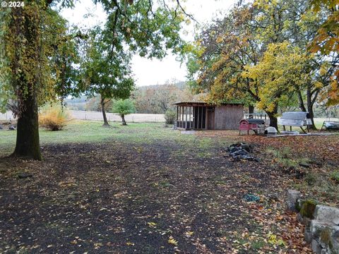 A home in Roseburg