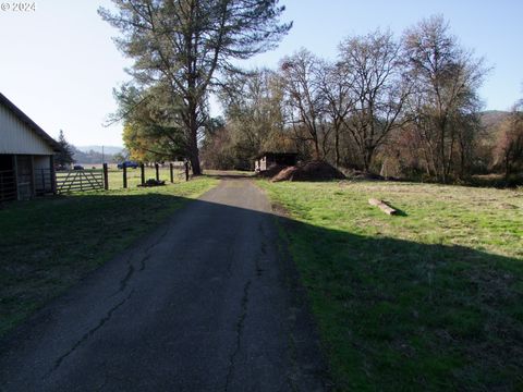 A home in Roseburg