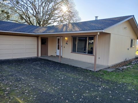 A home in Roseburg