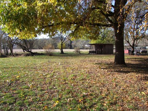 A home in Roseburg