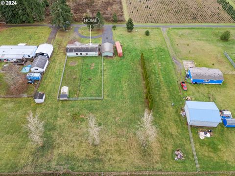 A home in Winlock