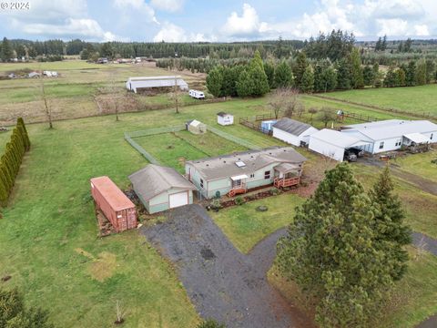 A home in Winlock