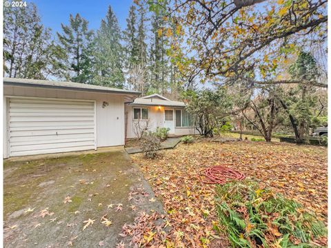 A home in Coquille