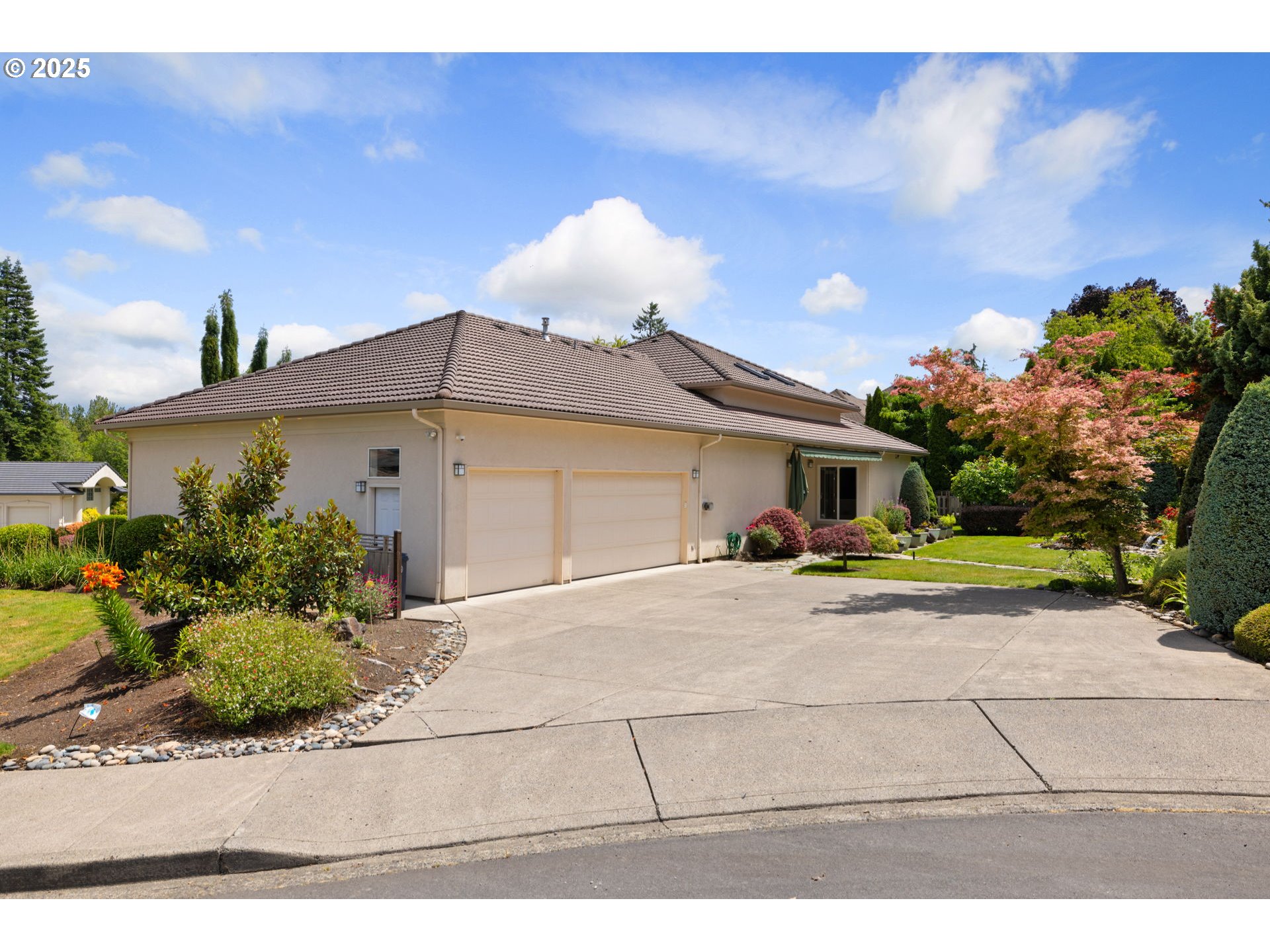 2704 NW LACAMAS DR