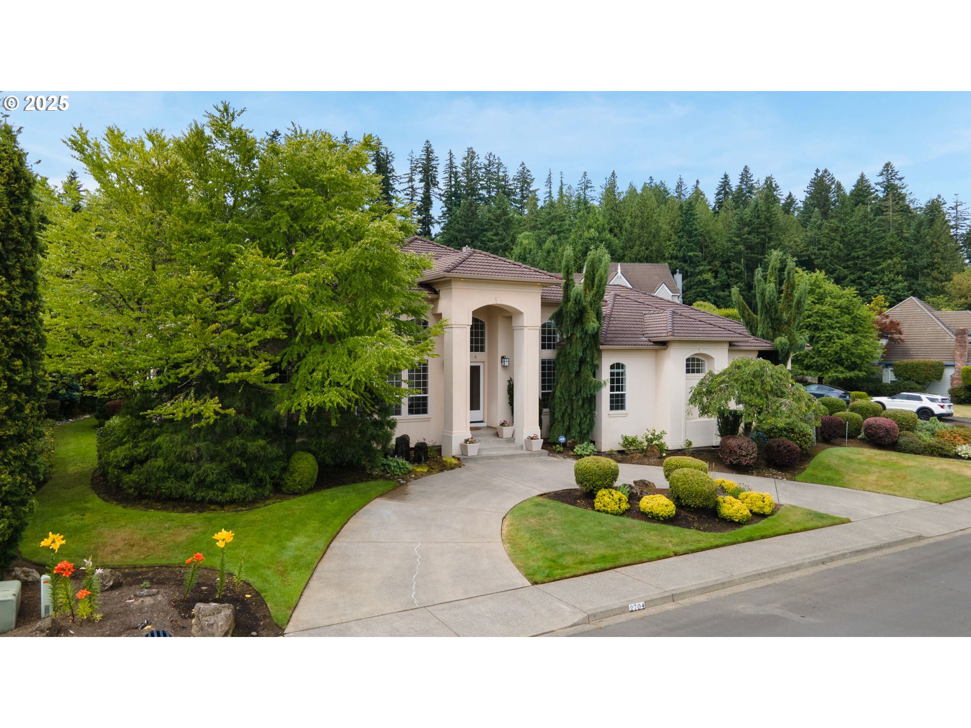 2704 NW LACAMAS DR