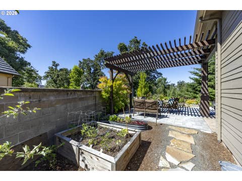 Tiny photo for 325 Ironwood Loop, Creswell, OR 97426 (MLS # 153094118)