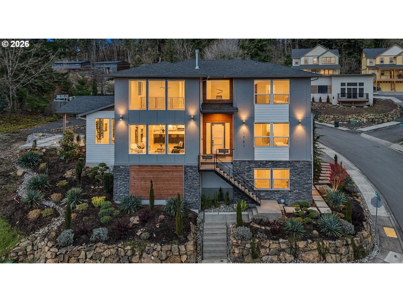 1757 N COLUMBIA RIDGE WAY