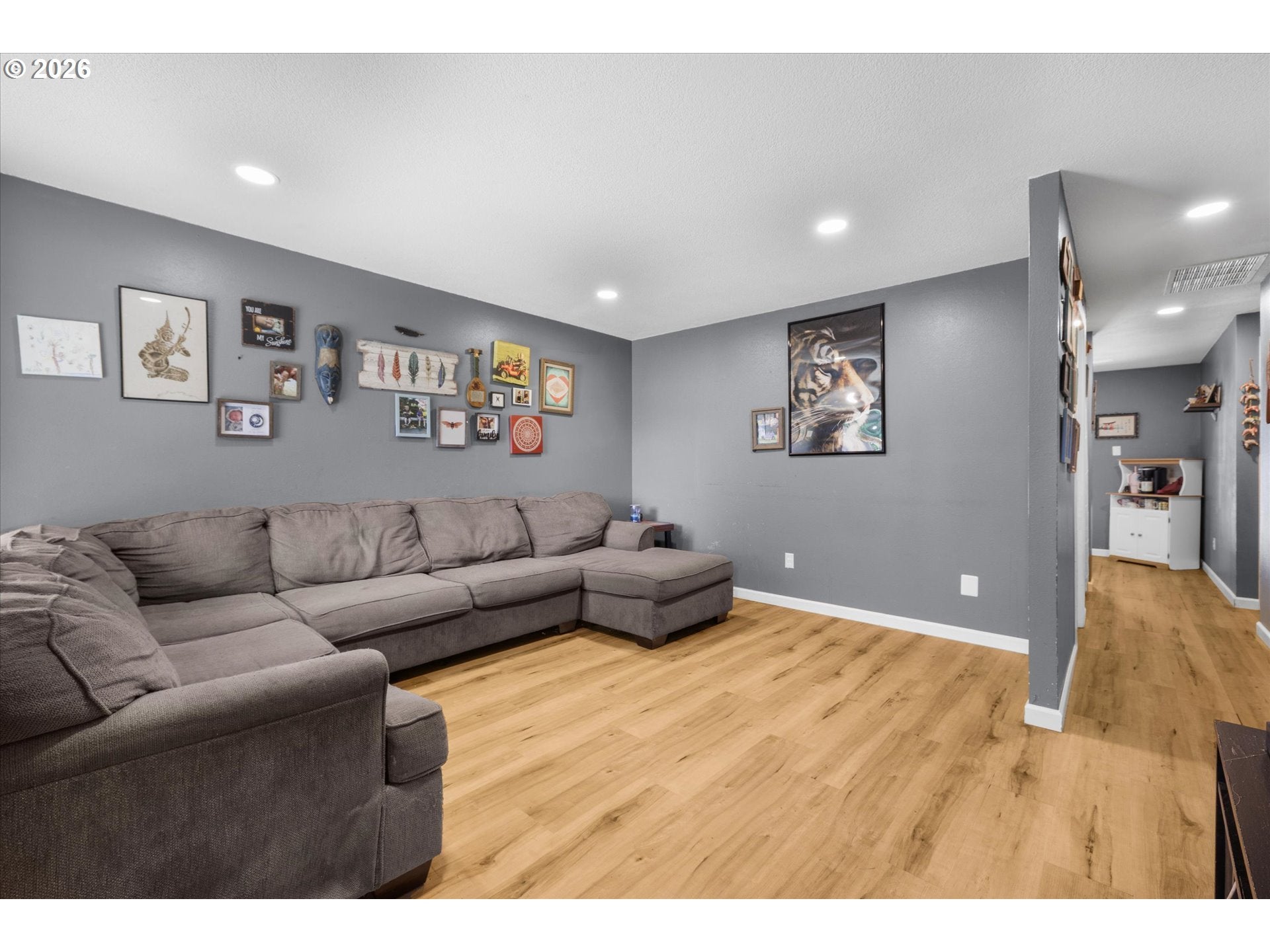 1585 NE 18TH ST