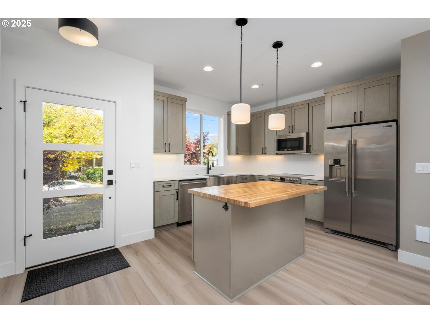 2622 N Kilpatrick ST