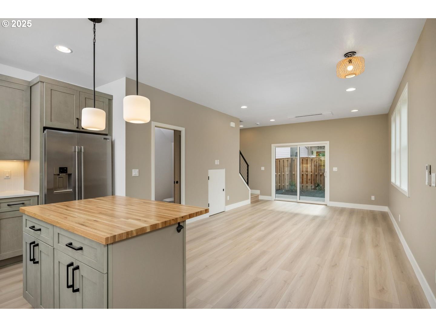 2622 N Kilpatrick ST