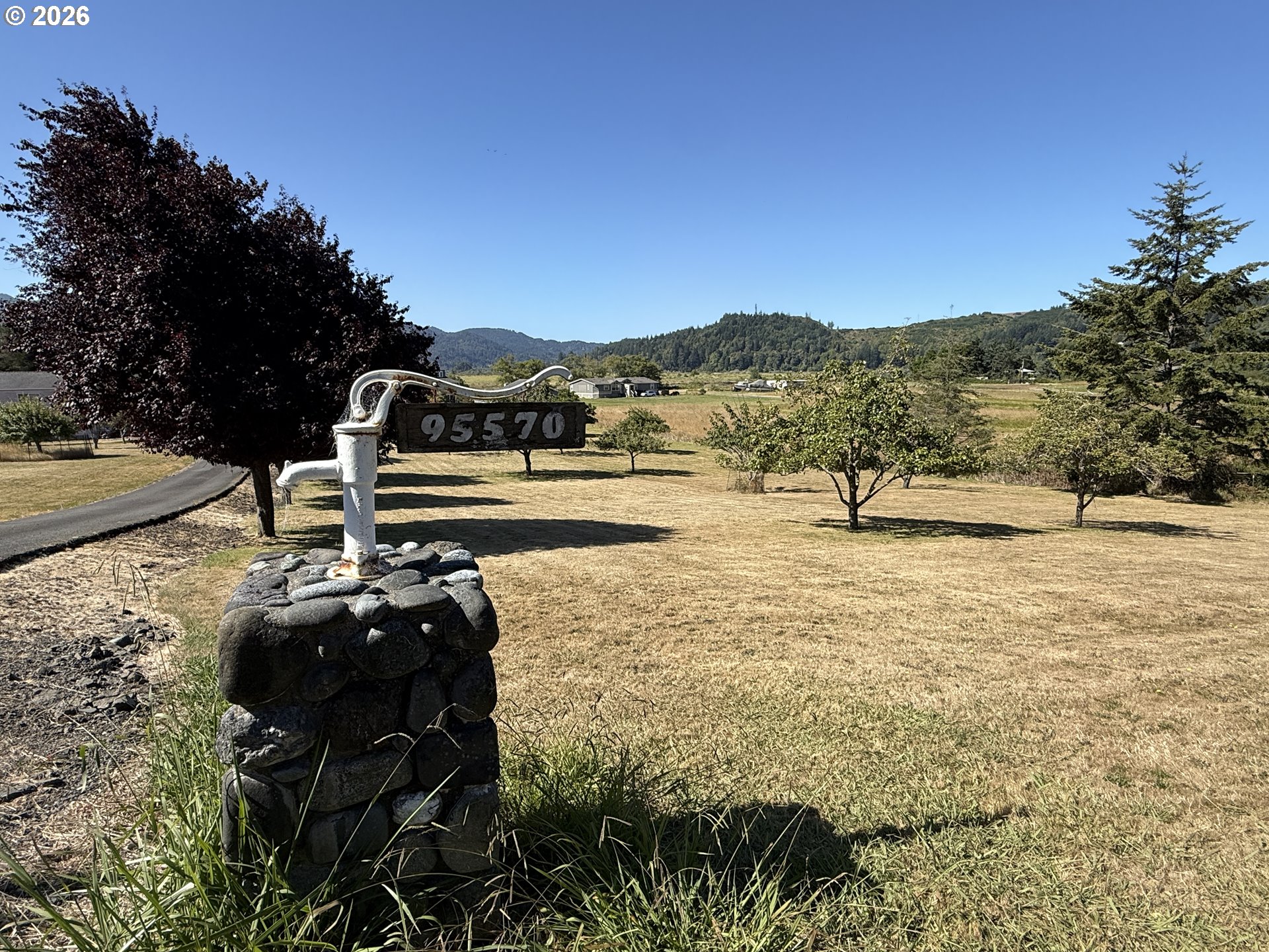 95570 N BANK ROGUE RIVER RD
