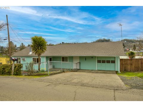 2171 Landers Ave, Roseburg, OR 97471 - MLS#: 221282278