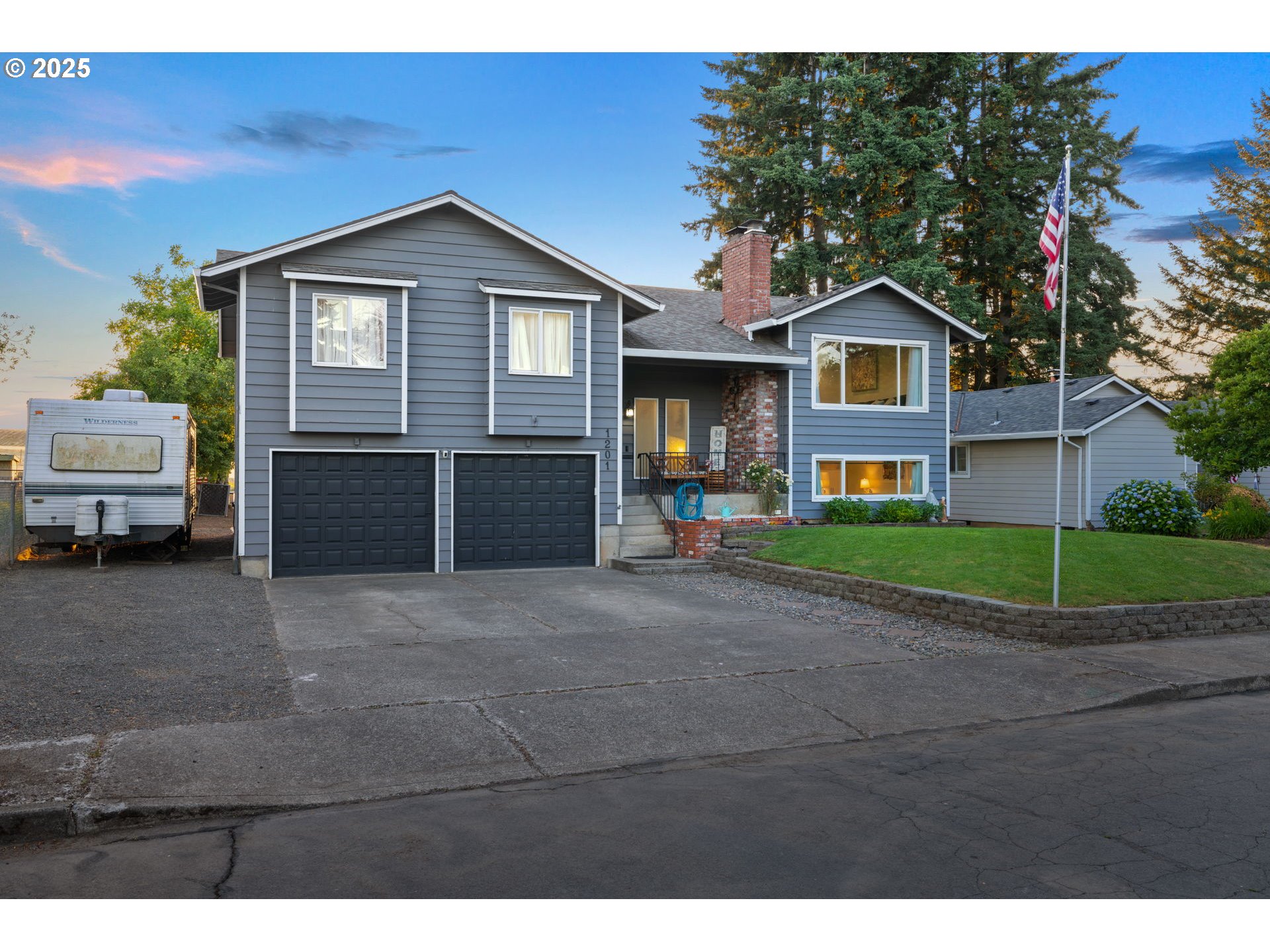 1201 SE Jacquelin DR