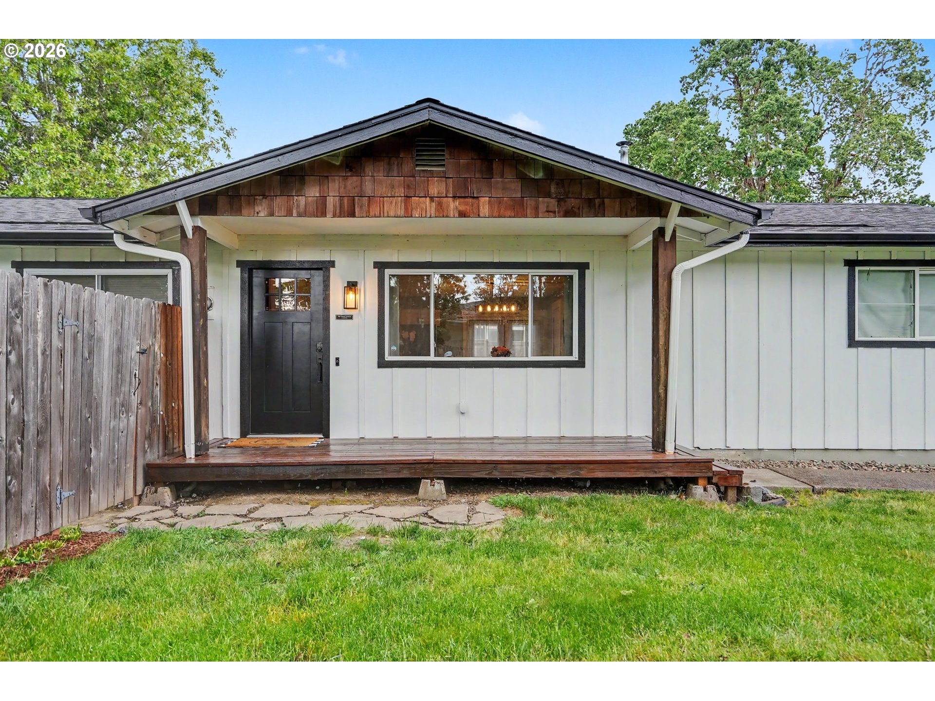 760 SE EDWARDS DR