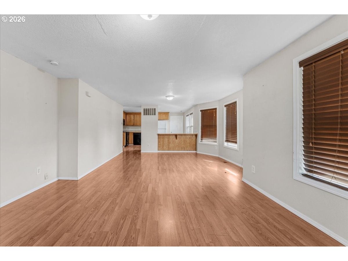 254 N 6TH ST