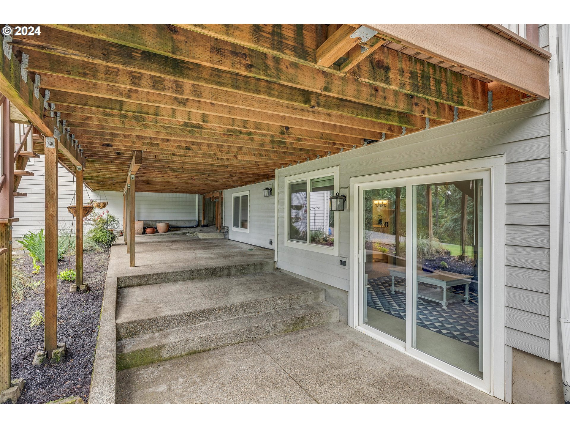 Newberg, Oregon 97132, United States, 4 Bedrooms Bedrooms, ,4 BathroomsBathrooms,Residential,Active,44014