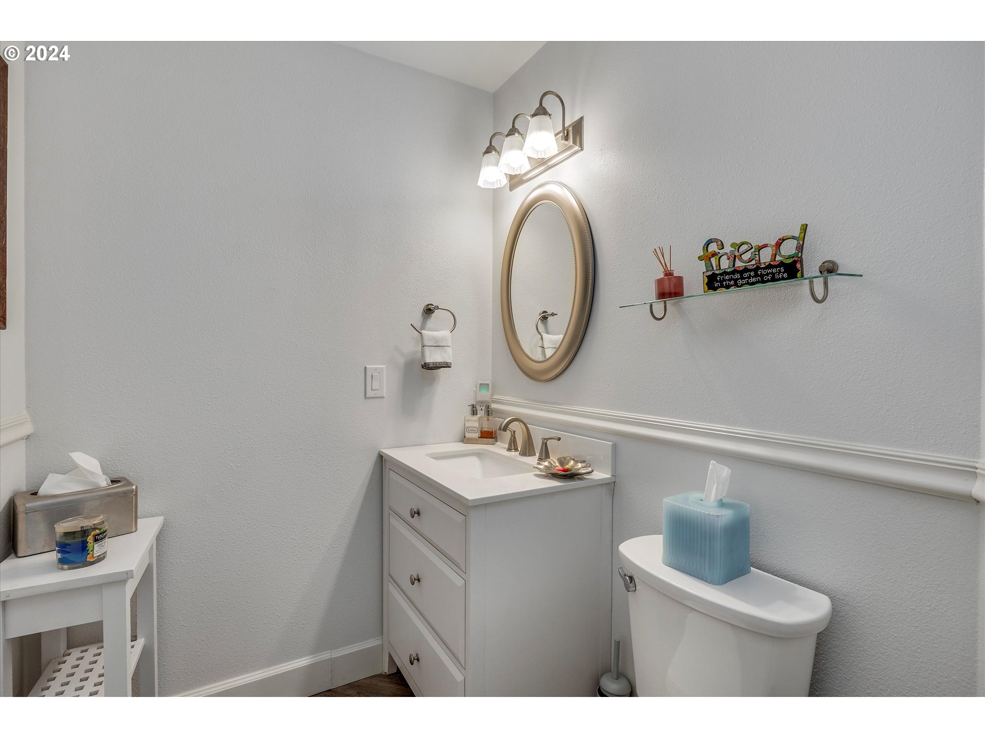 Newberg, Oregon 97132, United States, 4 Bedrooms Bedrooms, ,4 BathroomsBathrooms,Residential,Active,44014