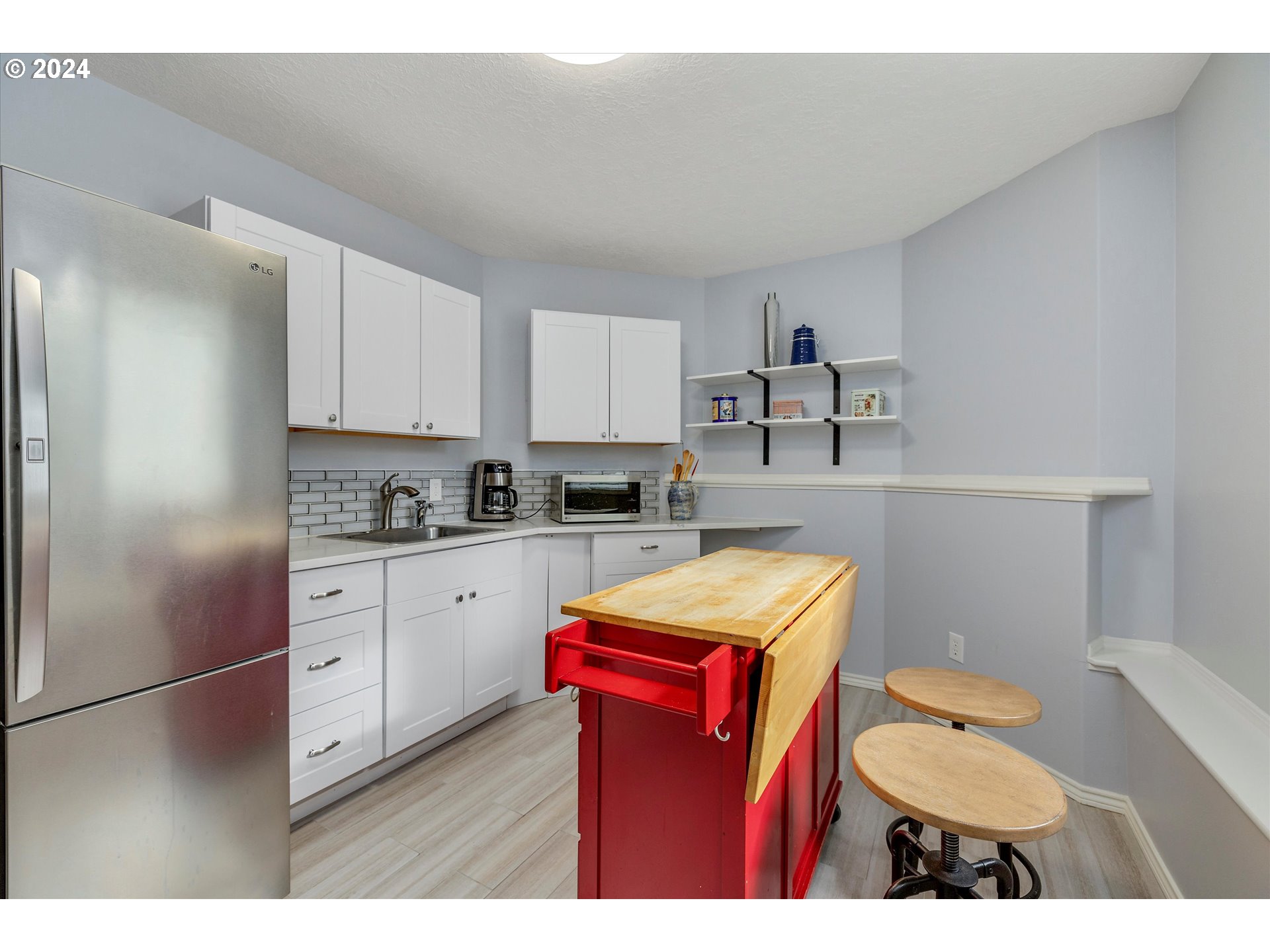 Newberg, Oregon 97132, United States, 4 Bedrooms Bedrooms, ,4 BathroomsBathrooms,Residential,Active,44014