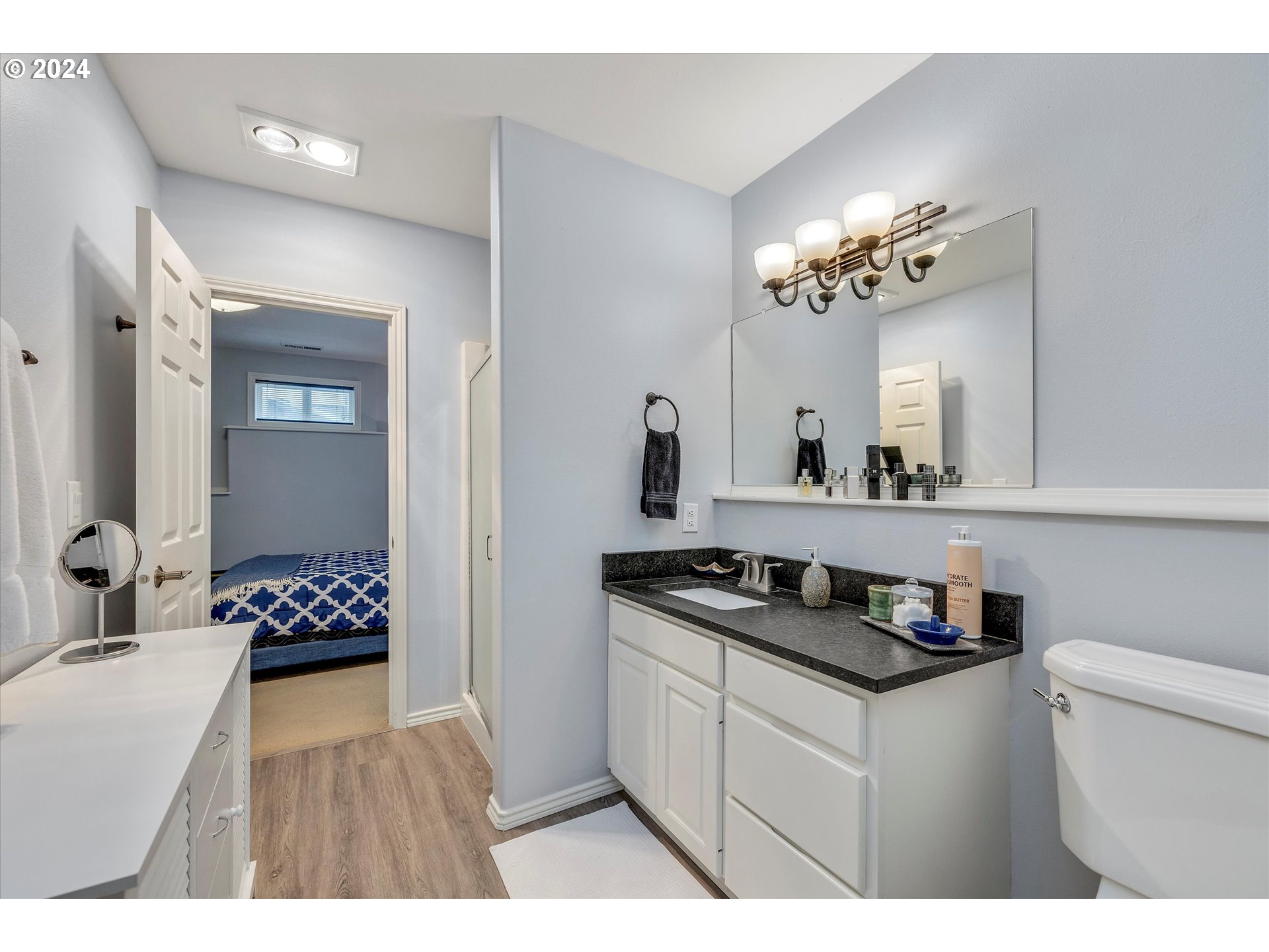 Newberg, Oregon 97132, United States, 4 Bedrooms Bedrooms, ,4 BathroomsBathrooms,Residential,Active,44014