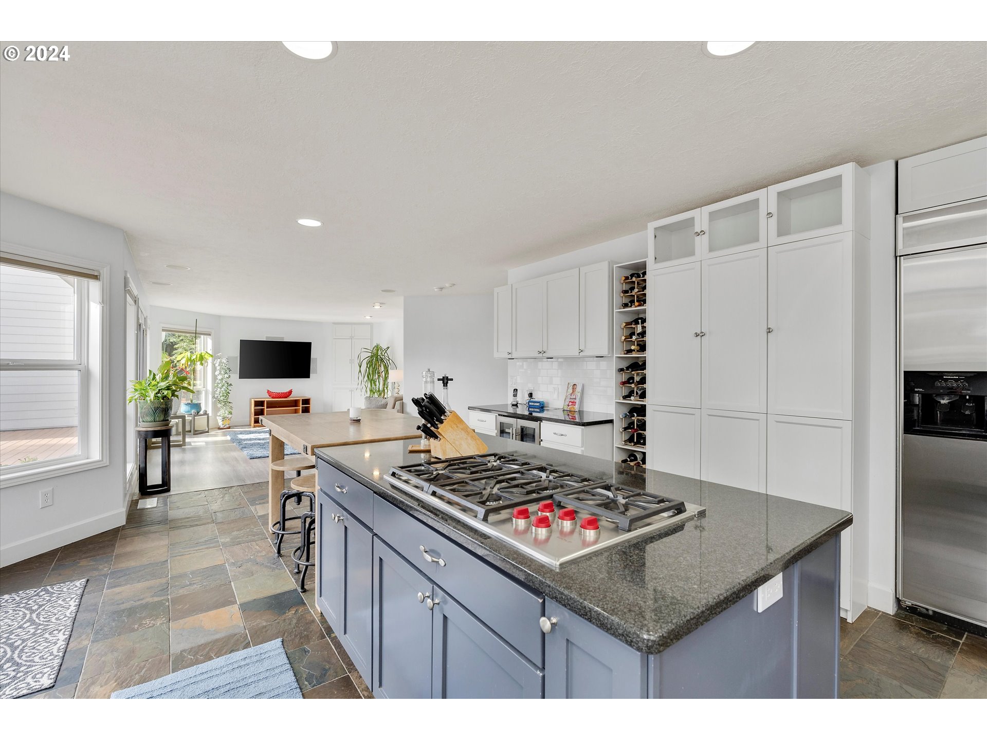 Newberg, Oregon 97132, United States, 4 Bedrooms Bedrooms, ,4 BathroomsBathrooms,Residential,Active,44014