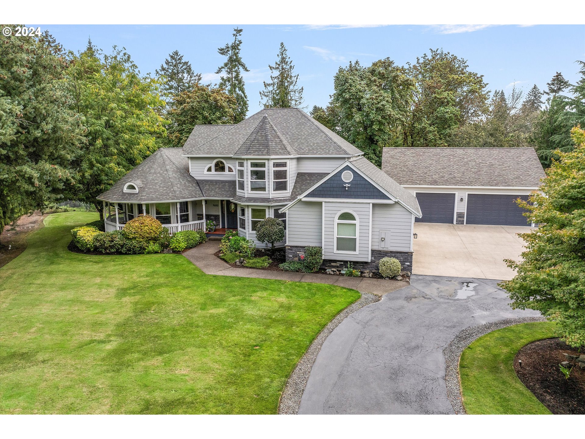 Newberg, Oregon 97132, United States, 4 Bedrooms Bedrooms, ,4 BathroomsBathrooms,Residential,Active,44014