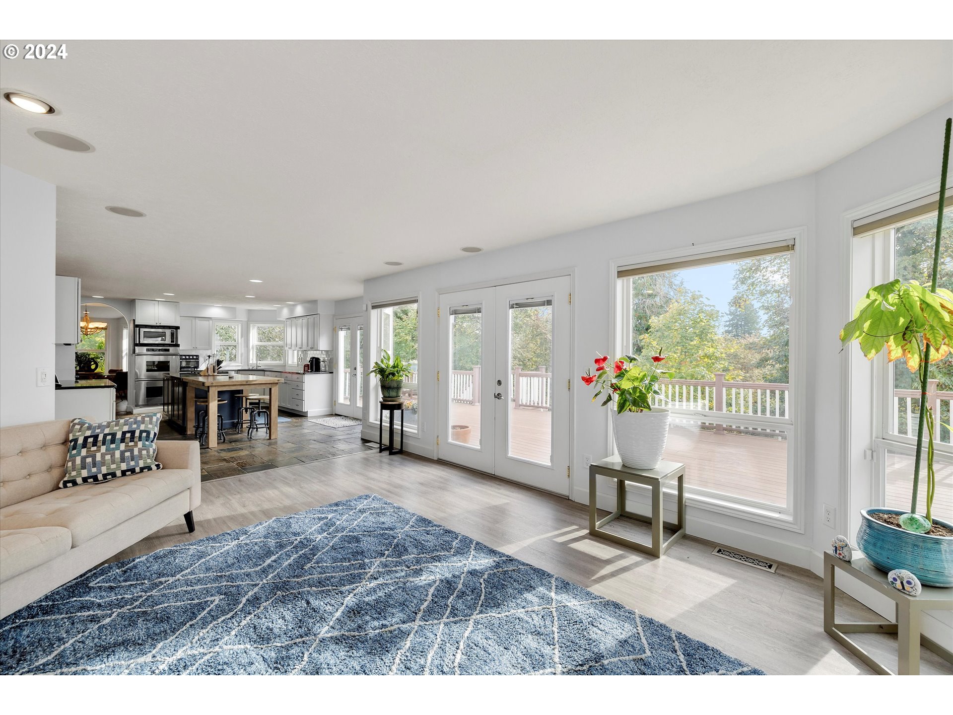 Newberg, Oregon 97132, United States, 4 Bedrooms Bedrooms, ,4 BathroomsBathrooms,Residential,Active,44014