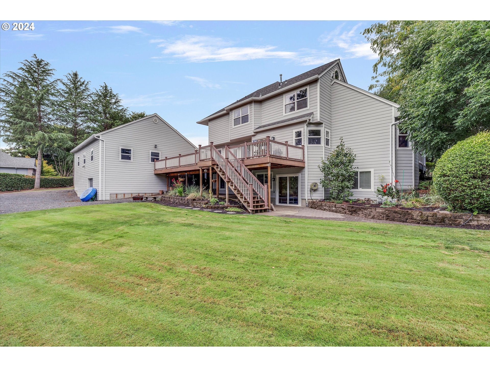 Newberg, Oregon 97132, United States, 4 Bedrooms Bedrooms, ,4 BathroomsBathrooms,Residential,Active,44014