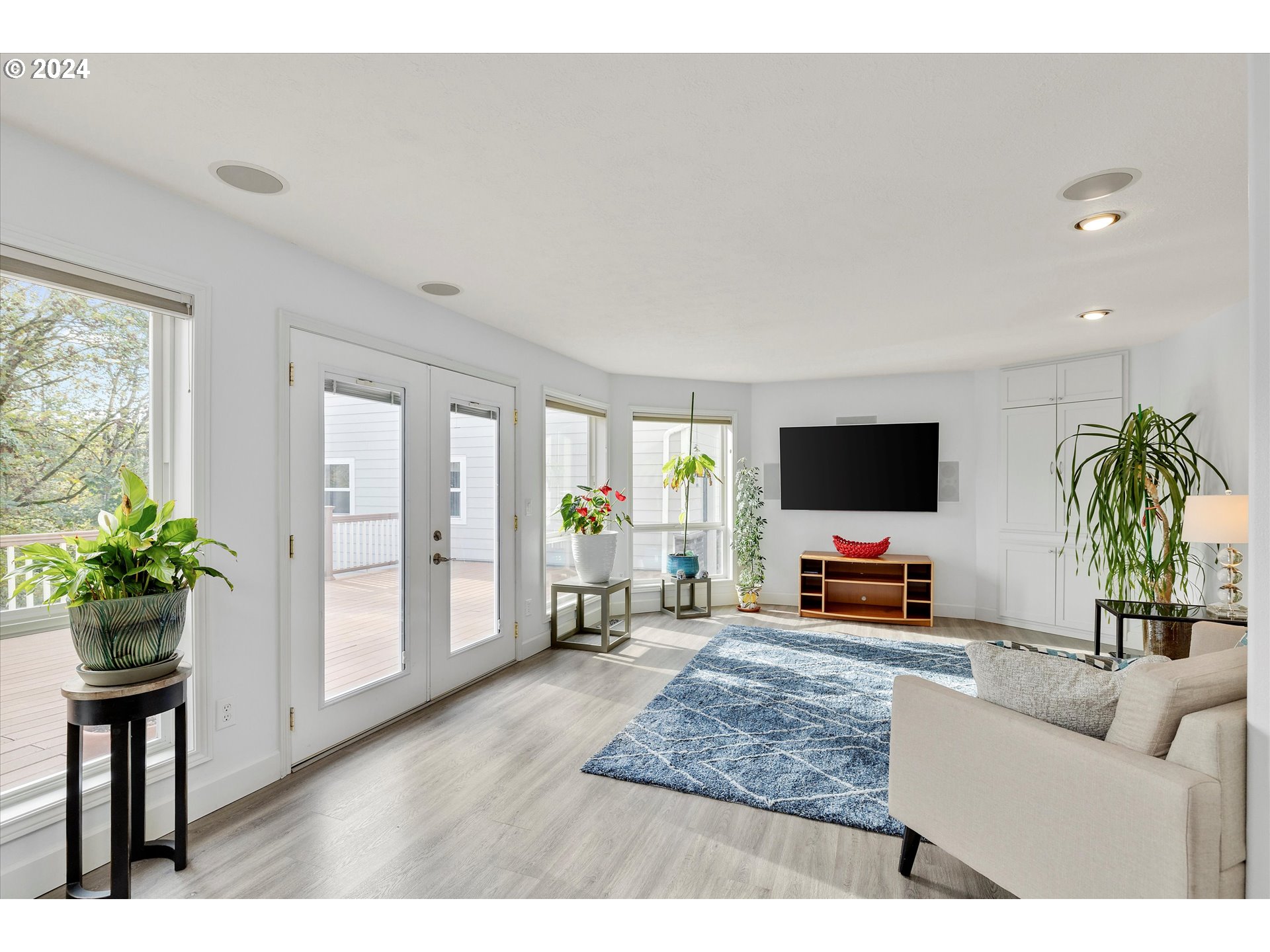 Newberg, Oregon 97132, United States, 4 Bedrooms Bedrooms, ,4 BathroomsBathrooms,Residential,Active,44014