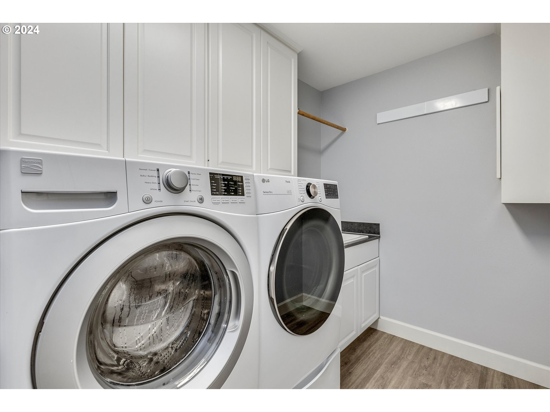 Newberg, Oregon 97132, United States, 4 Bedrooms Bedrooms, ,4 BathroomsBathrooms,Residential,Active,44014