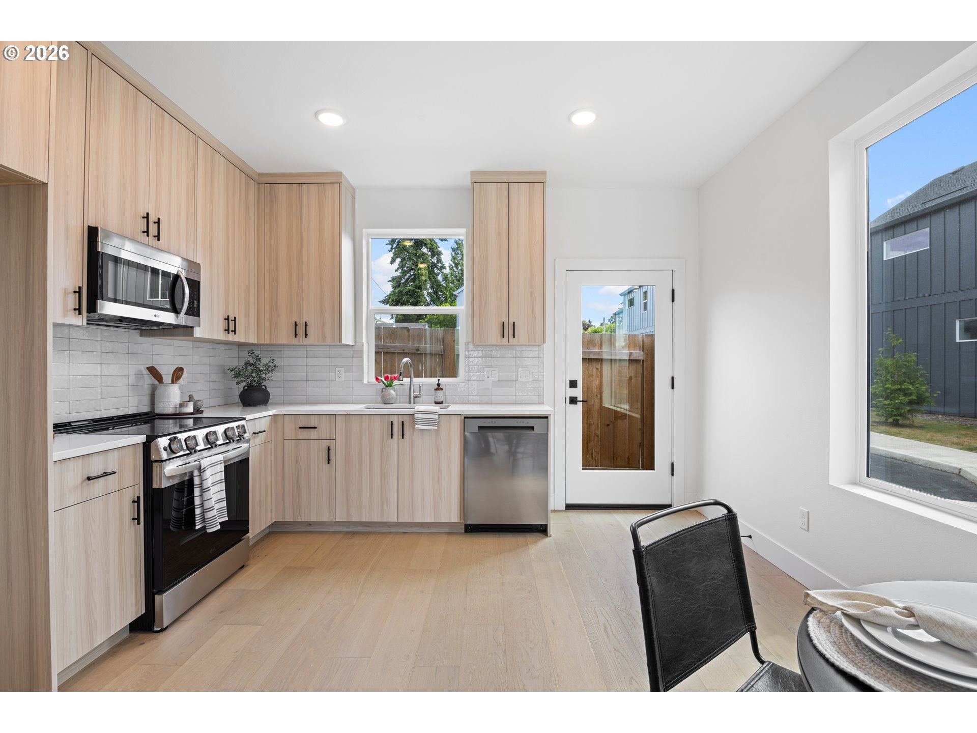 4380 NE Going ST
