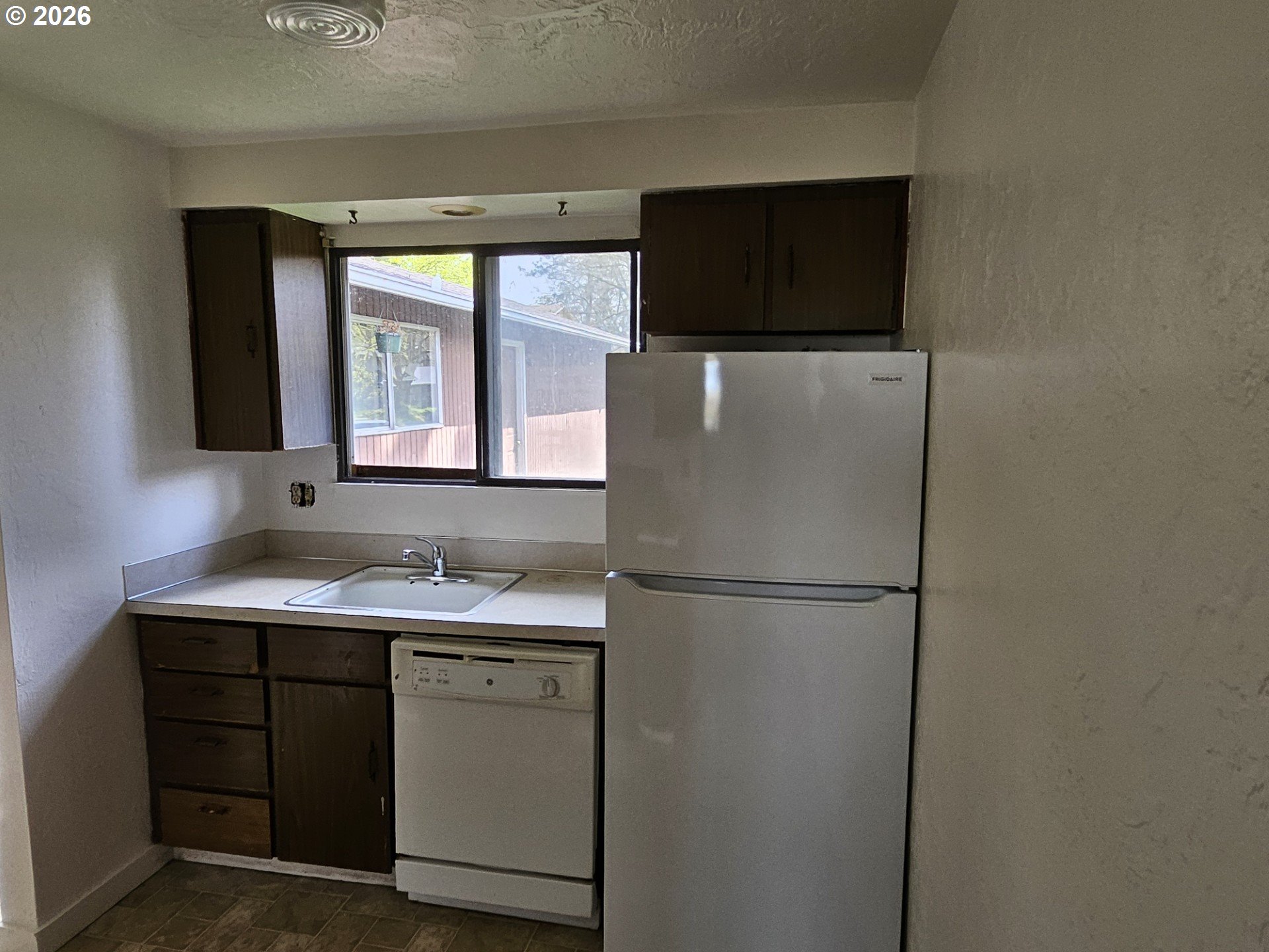 684/686 W QUINALT ST