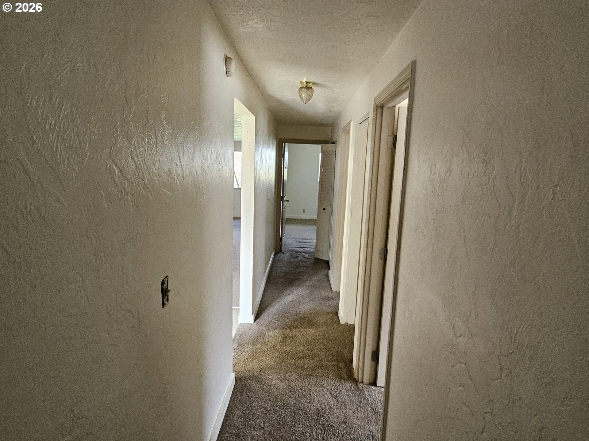 684/686 W QUINALT ST