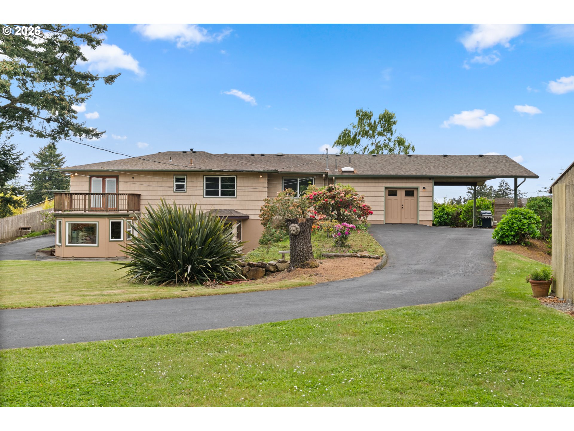 905 BARBRA LN