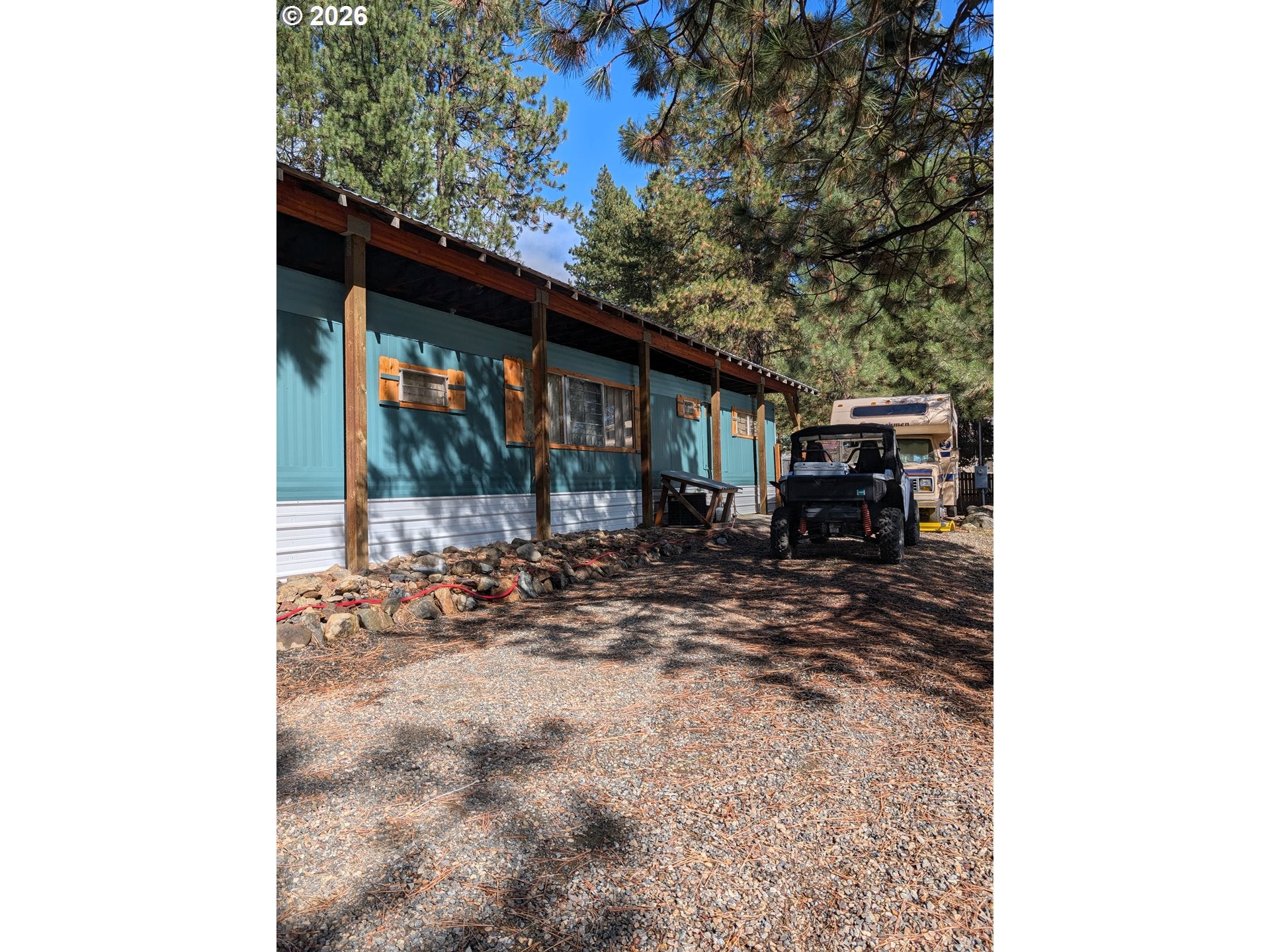 272 SE BONANZA ST