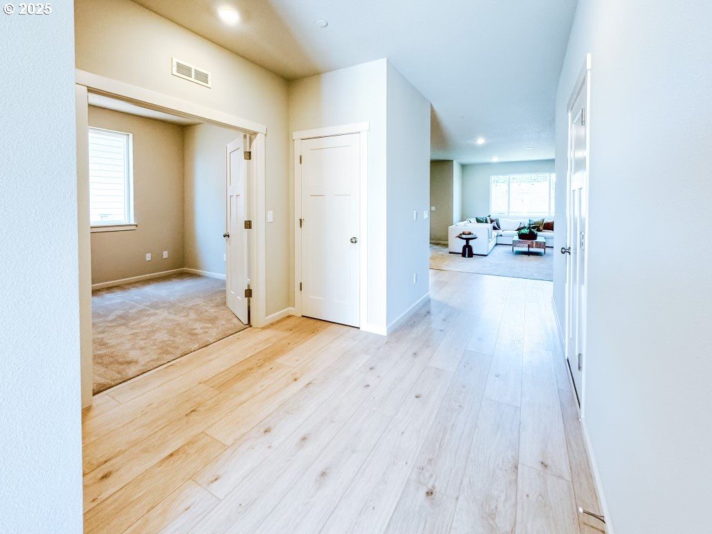 709 S 26th WAY