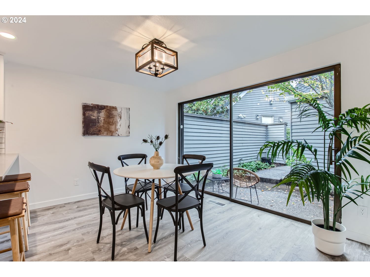 Lake Oswego, Oregon 97035, United States, 3 Bedrooms Bedrooms, ,3 BathroomsBathrooms,Residential,Active,38269