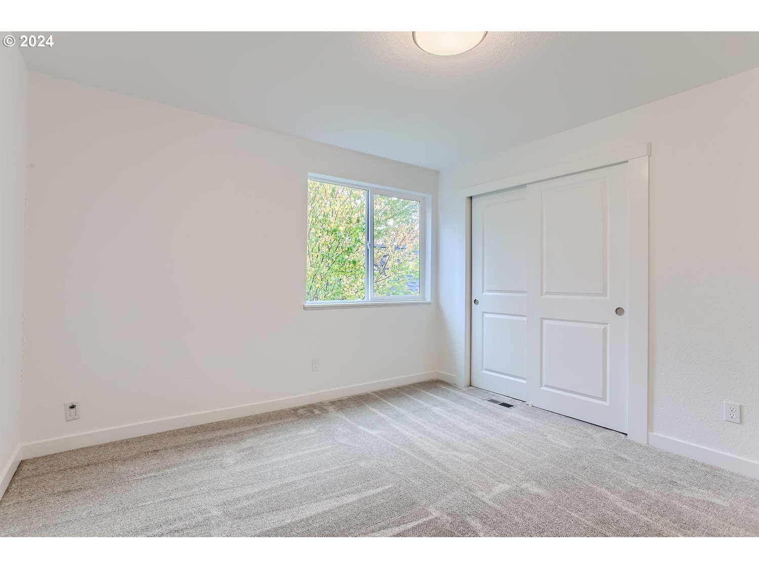 Lake Oswego, Oregon 97035, United States, 3 Bedrooms Bedrooms, ,3 BathroomsBathrooms,Residential,Active,38269